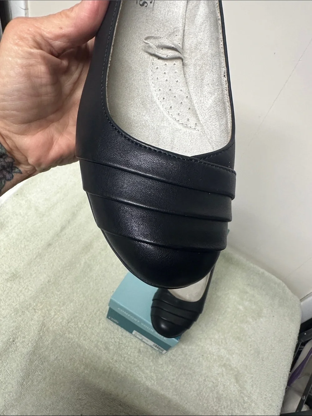 Cliffs by WHITE MOUNTAIN classic black